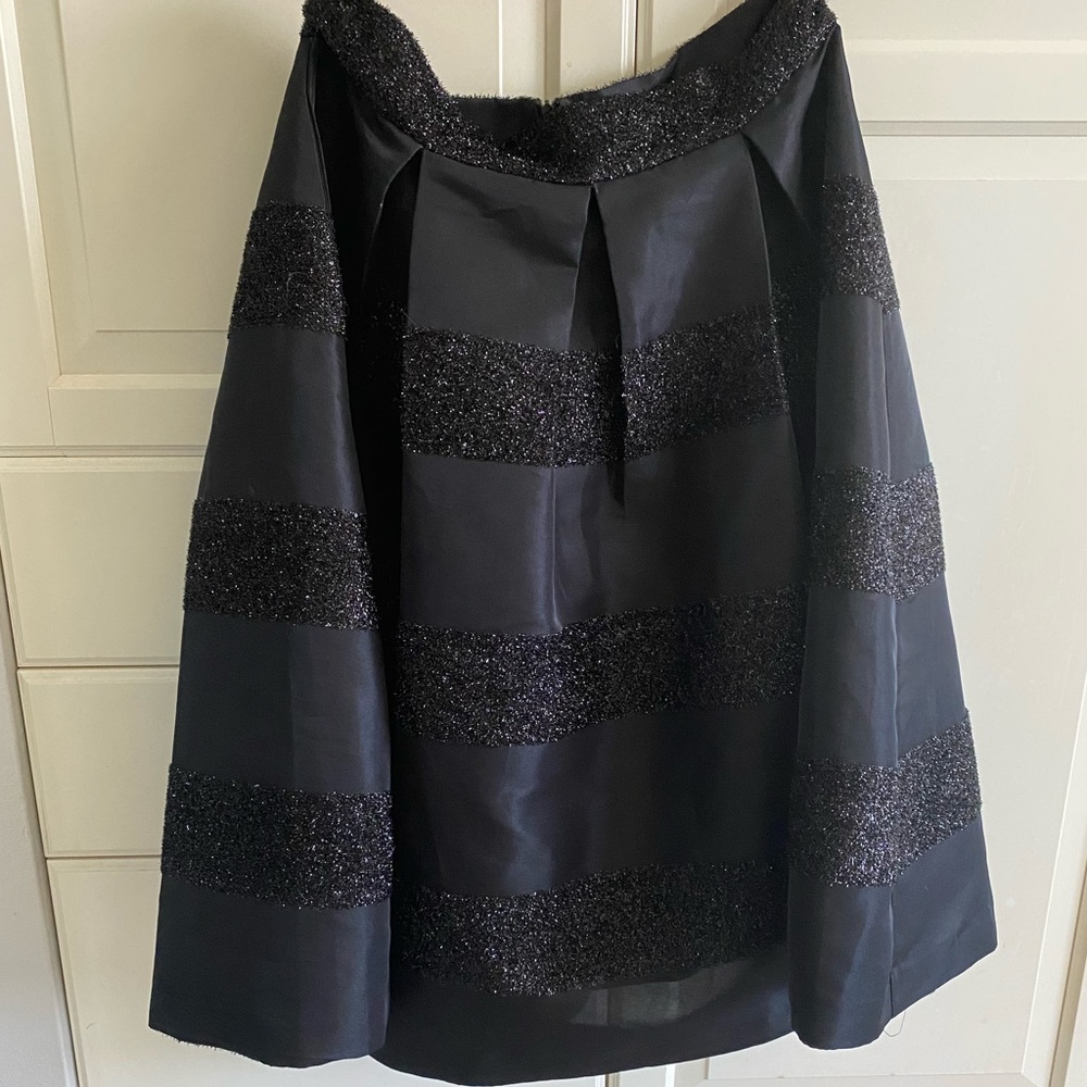 Like New - Fun Skirt